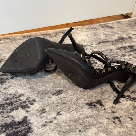 Valentino rock stud black size 6 Heels - Picture 4 of 4